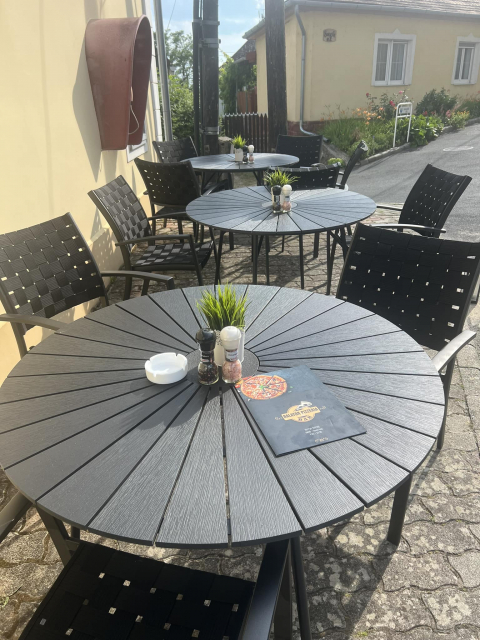 Array Balatonszepezd Balaton pizzéria