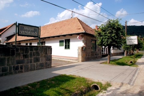 Array Pilisszentkereszt Kislugas vendéglő és panzió